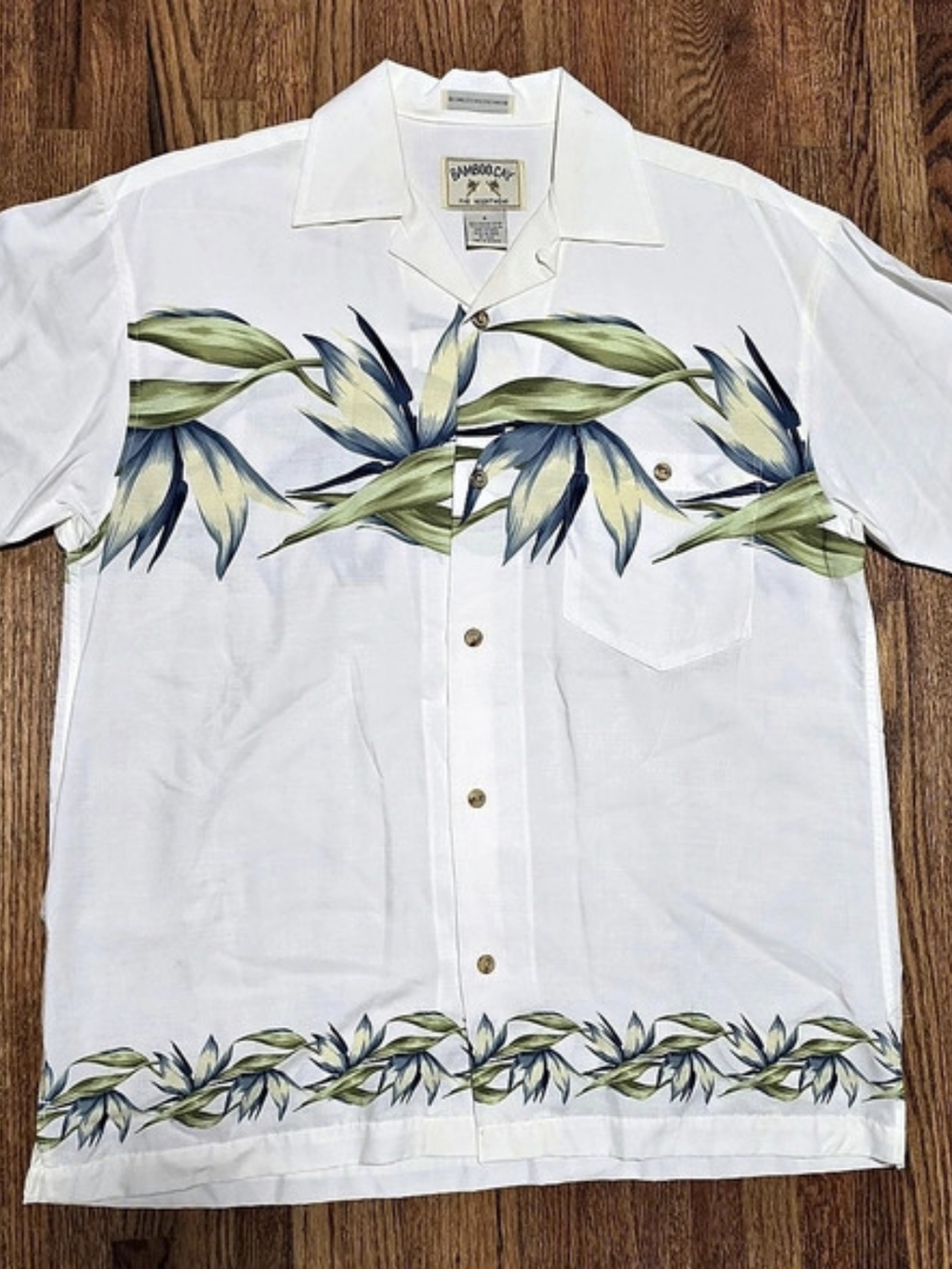 Bamboo Cay Floral Button-Up Shirt in White Size Small